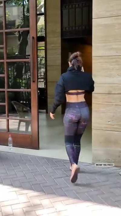 Latak Matak 🍑 of Malaika Arora... 😋
