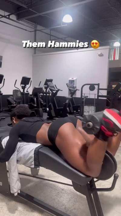 Those Hammies??? 🔥😍