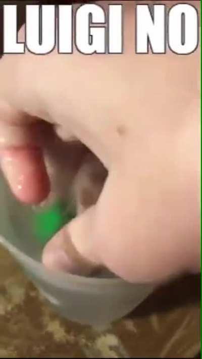 Que alguien lo ayude 😭