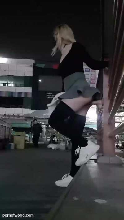 Korean women have a lot of courage. Old grandfather sees nothing [gif]