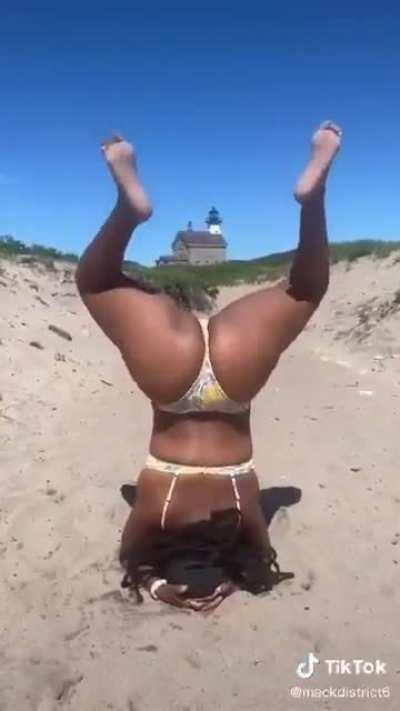 Rhode Island State Senator Tiara Mack (D) made this video encouraging people to vote for her.