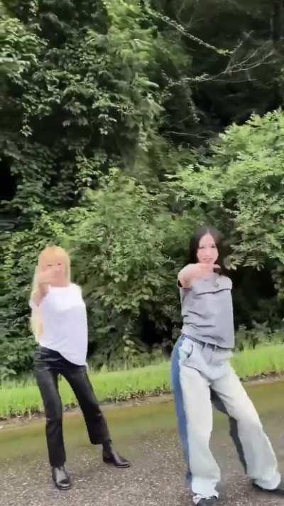 230728 Mina & Chaeyoung