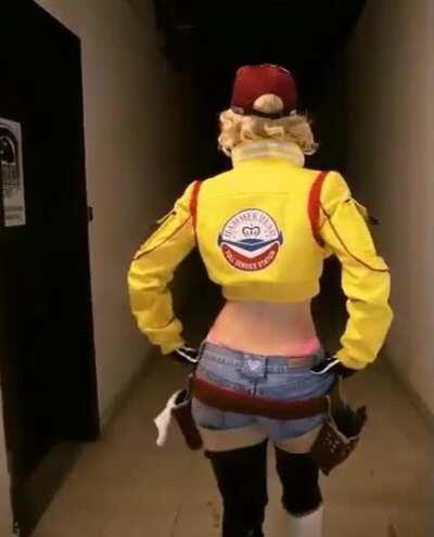 Enji Night - Her legs