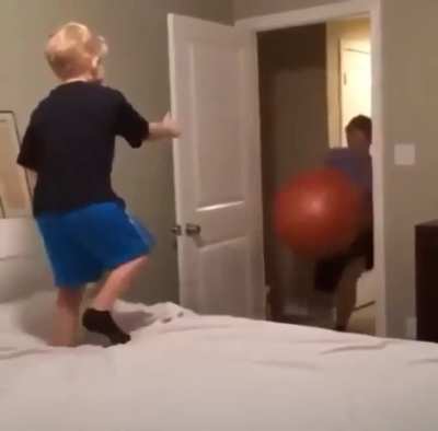 Please do not the wall