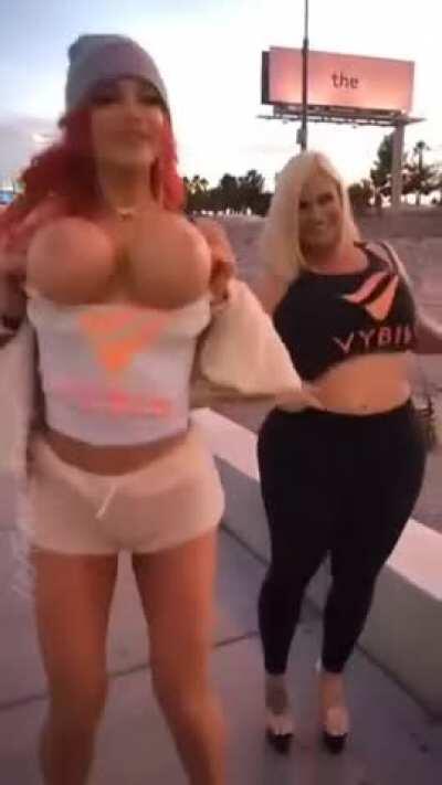 Nicolette Shea & Julie Cash