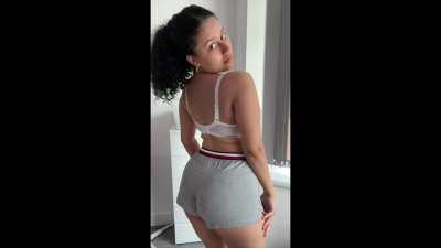 You call me shawty, I'd gladly call you daddy