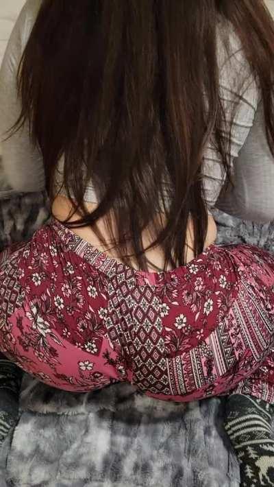 Anyone wanna come over, fuck, play Overwatch and eat pizza tonight?