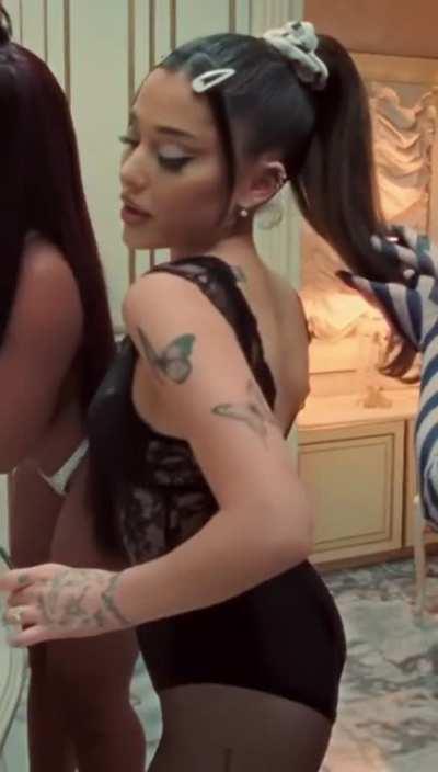 Her cute little butt is just so perfect 🍑