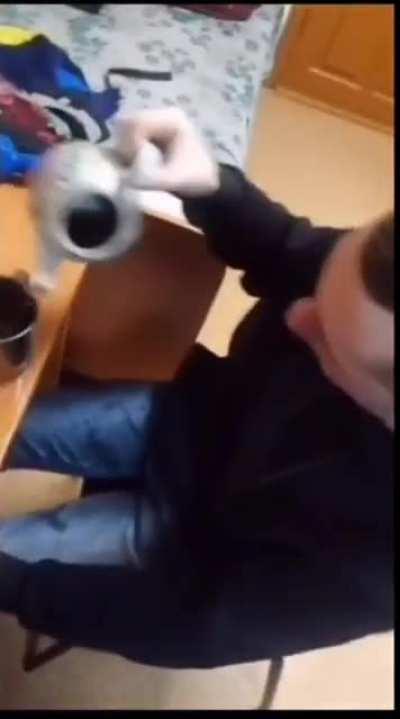 Man pours tea what happened next will shock you...