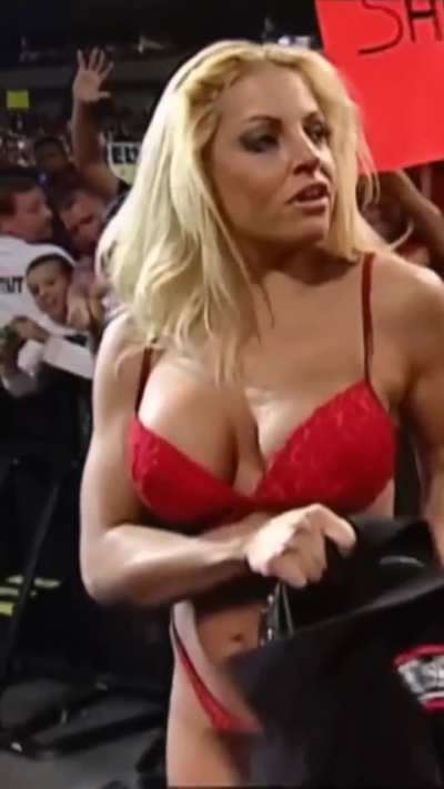 Trish on Raw 2002 IG