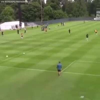 Incredible piece of skill by Ayoze Perez