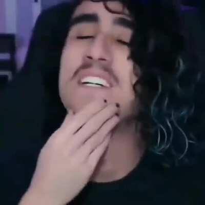 não sei oque escrever no titulo :(