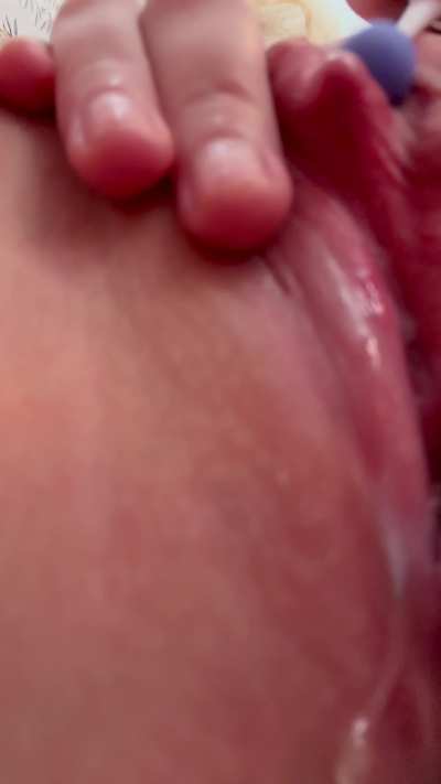 Enjoy this extra close-up shot of my pulsating orgasm! (0:01)