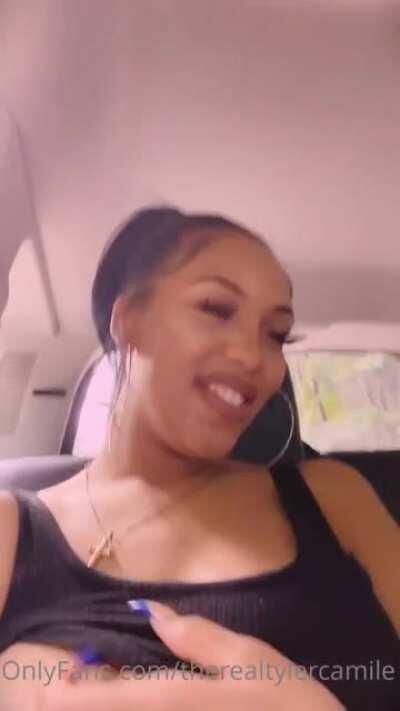 She fucking with the uber driver