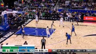 [Highlight] Paolo Banchero hits the tough fade away to tie the game!