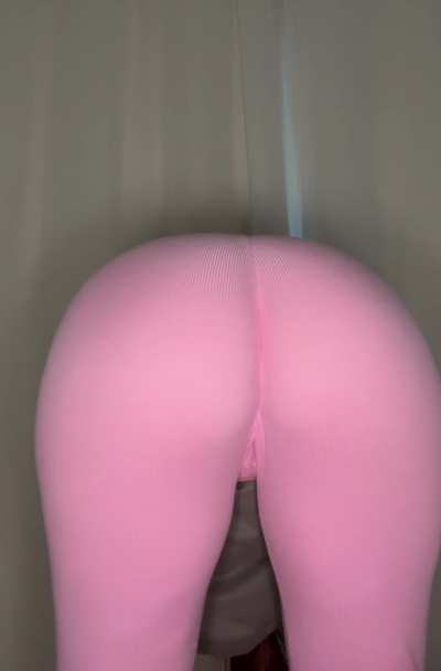 I’m just stretching.. nothing to see here 👀