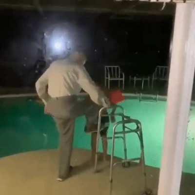 Grandpa helps young kid overcome fear of water