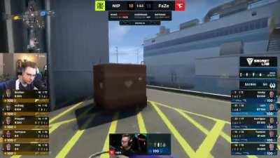 “My name is Ohnepixel and i am an addict”