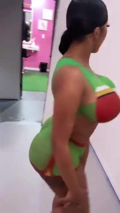 Moriah Mills don't make no sense 😍😍🍆