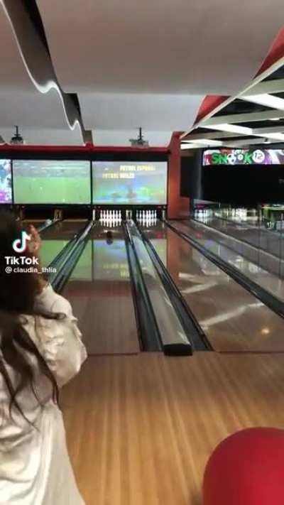 A better bowling shirt than Charlie's..