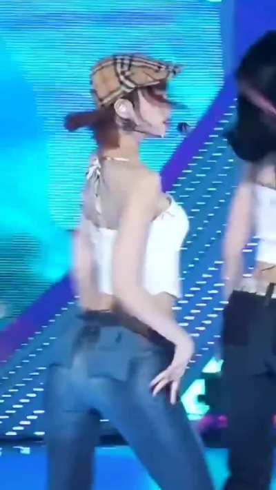 Chaewon of LE SSERAFIM