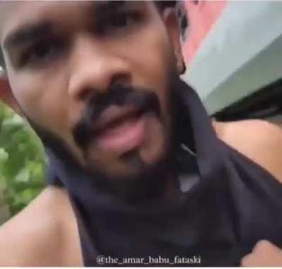 POV: Sos un celular en la ventanilla del bondi en Consti