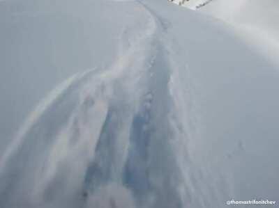 Two POV runs from that DAM ride :) first line was our first go on it when we arrived - the 2nd line was a run after. You can tell by the tracks the resort saw us going for it...well they followed haha