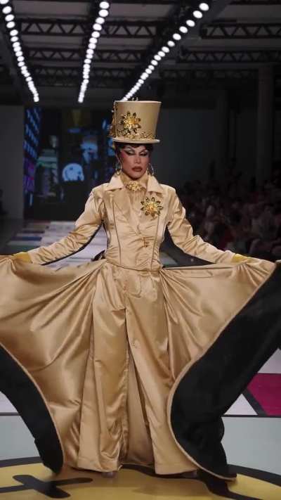 Grag Queen (Host of Drag Race Brasil) for São Paulo Fashion Week 😲