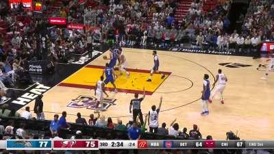 [Highlight] Udonis sinks two 3s in one game the first time in his NBA career, his 8th career 3.