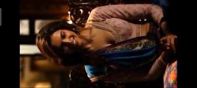 A satisfying video of our cumdevi Deepika Padukone 💦