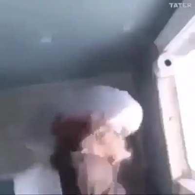 POV: Meas en el baño de el instituto