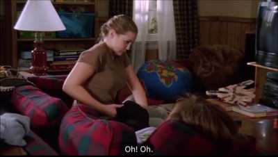 Abby, Reese&rsquo;s Army bestfriend, gets handsy with Lois (can Hal fight? lol)