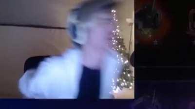 Hikaru’s brain cells when xQc throws a chess game