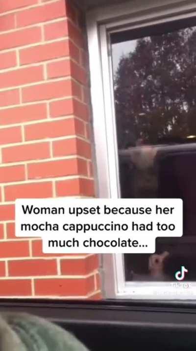 I cant believe she recorded this and posted it thinking she was in the right