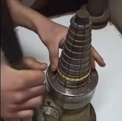 Tool for fixing round jewelry