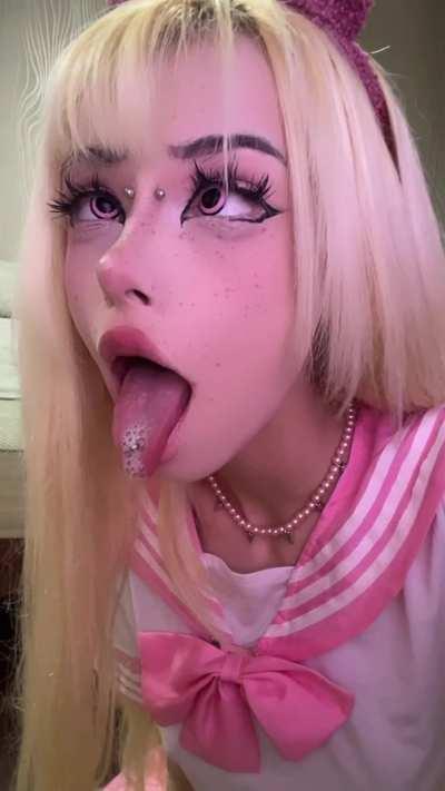 Say “hi” if you’re over 23 and I’ll give you my snap