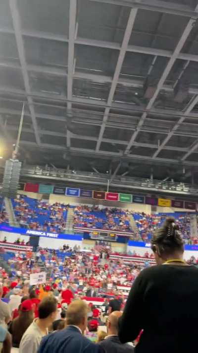 It doesn't seem like Trump was able to fill seats in Atlanta Georgia in the same way Kamala Harris did days before.