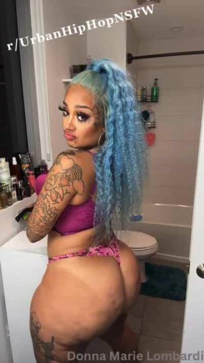 🍑 shaking & jiggling 