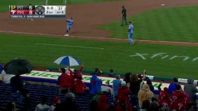[Highlight] Ronald Torreyes homers to give the Phillies the lead
