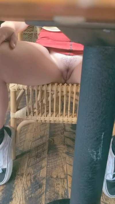 I'll have a burger with a side of boobs, and no panties please [GIF]