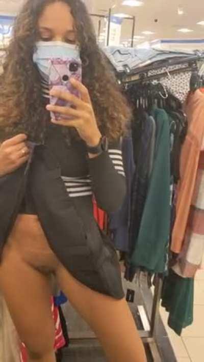 Where are all the men that like being flashed...