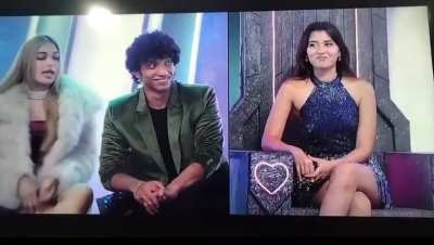 Kaha jau main bhai. Itne cute kyu hai ye dono😭