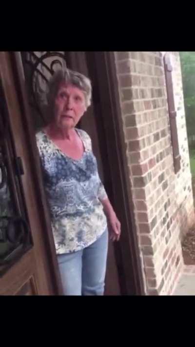 He's gone now...(turn on the audio)