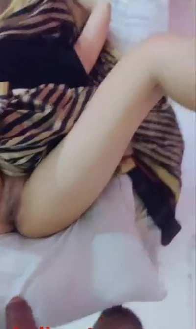 How long would you last to this desi milf with round ass?