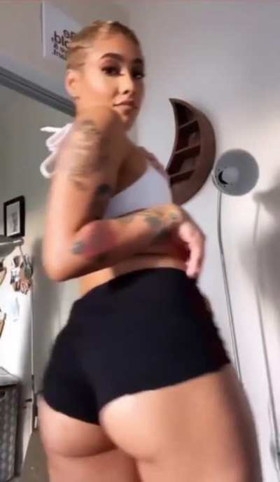 Full screen with face card