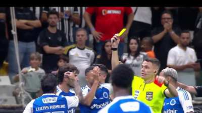 Sujo é pouco para o Kaio Jorge.