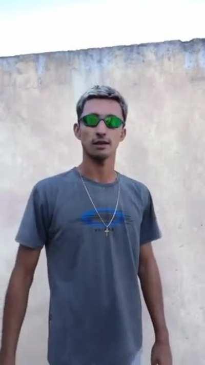 O Mano ficou cantando e o vento... kkkkk