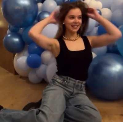 Hailee celebrating “Coast” single | IG August 2022