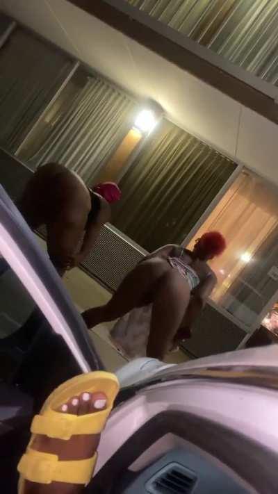 IT SOUND LIKE THEY SHOOTING😳