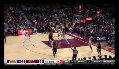 [Highlight] Craig Porter Jr. with the spin and step back 3 over Reeves